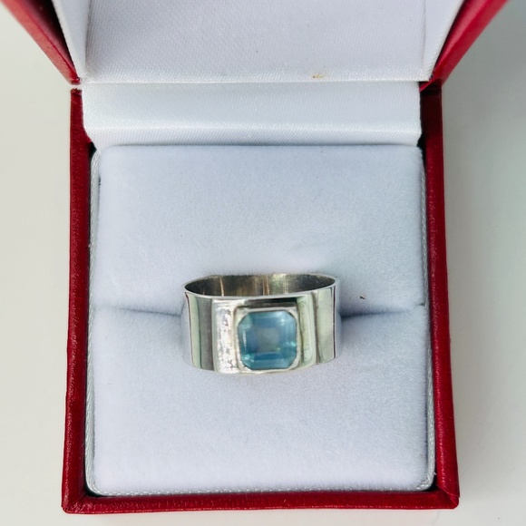Asher CutGenuine Blue Topaz set in 925 Sterling Silver HANDMADE